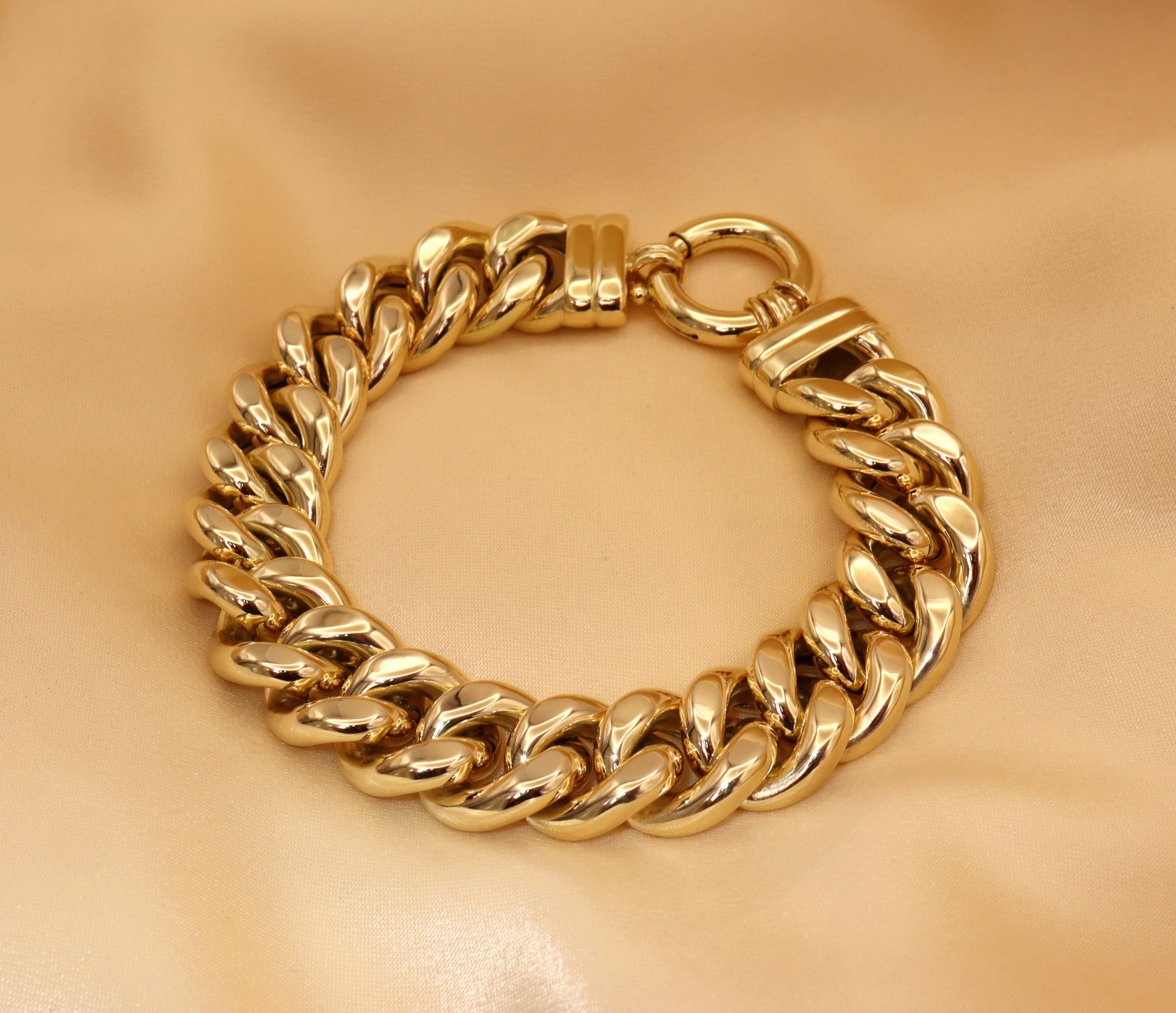 Gold Pur: Spektakuläres Panzer Armband (Detailansicht)