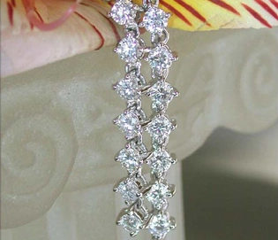 Lange Brillant Ohrgehänge im Ketten Design aus Weißgold 750