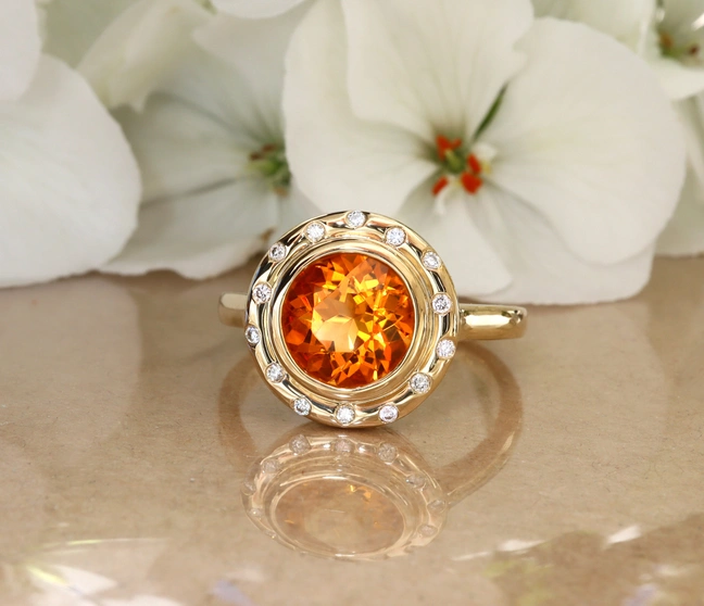 Ring "Orbit" mit Citrin und Brillanten - Image 1 Ring "Orbit" mit Citrin und Brillanten - Image 1