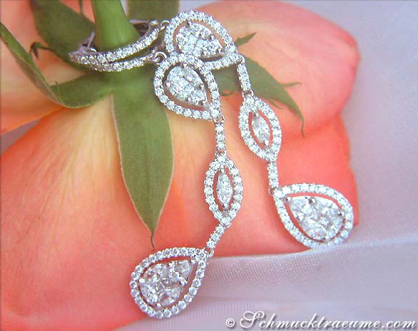 Detailansicht des Illusion-Design-Diamant-Ohrgehänges mit Weißgold 750