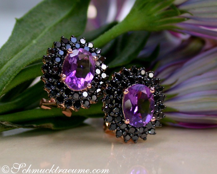 Bezaubernde Amethyst Ohrstecker mit schwarzen Diamanten - Image 3
