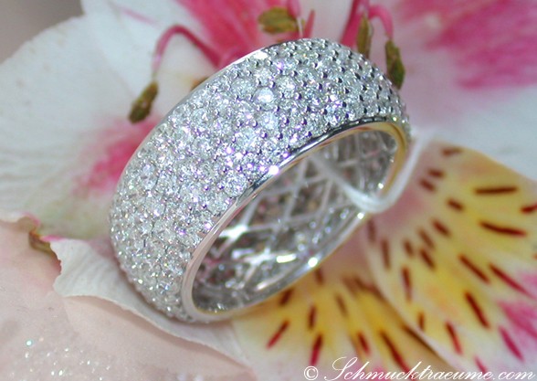 Detailansicht des 5-reihigen Diamant-Rings, vollmassiv, Weißgold 750, 3,37 ct TW SI