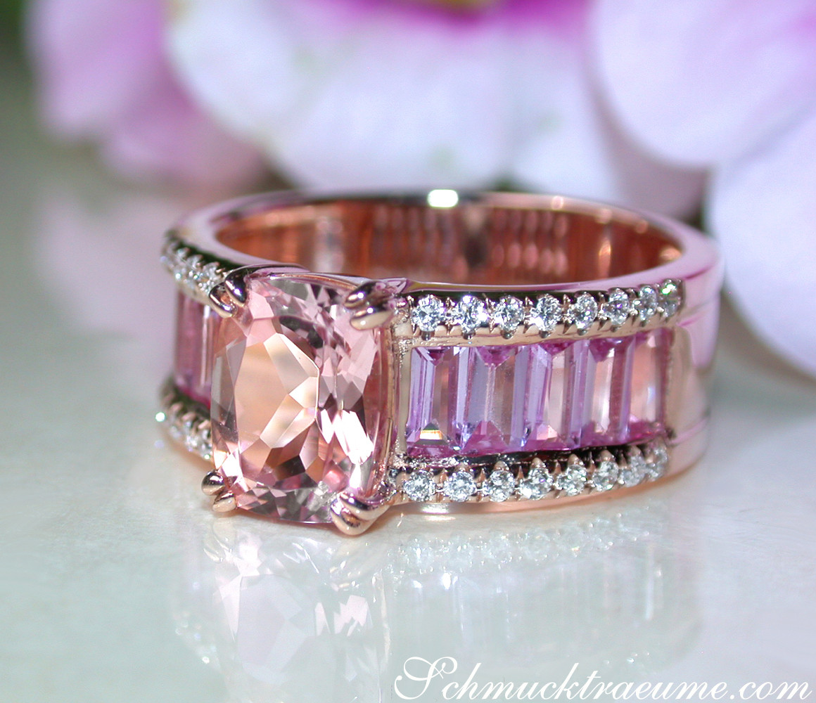 Detailaufnahme eines eleganten Morganit-Rings mit pinken Saphiren und Brillanten in Roségold.