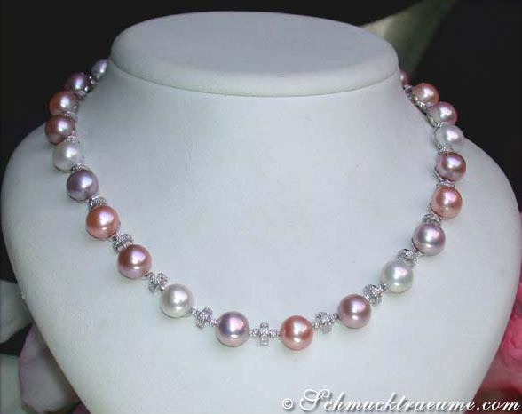 Detailansicht des Multicolor Süßwasserperlen Colliers, 45 cm lang, Perlendurchmesser 9-10 mm, Weißgold 585 Verarbeitung