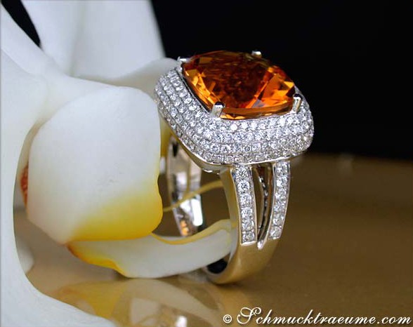 Stattlicher Madeira Citrin Ring mit Brillanten in Weißgold