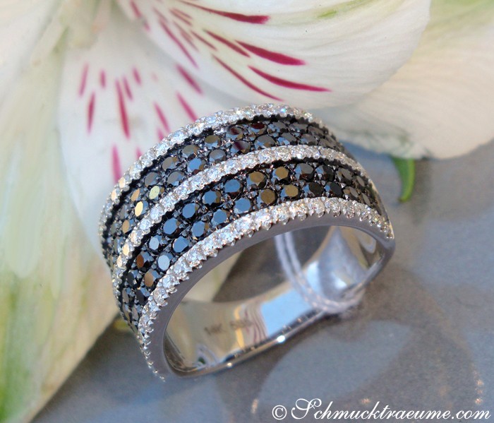 Schwarzer Diamant-Bandring in Weißgold 585, elegant und sportlich