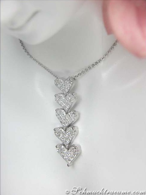 Diamanten Herz Collier in Weißgold mit 1.770 Karat TW VS Diamanten