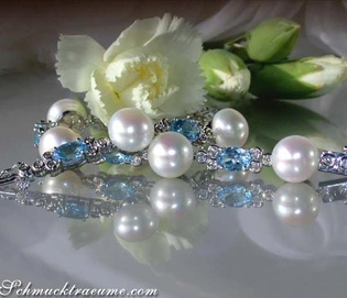 Süßwasserperlen-Armband mit Blautopasen und Brillanten