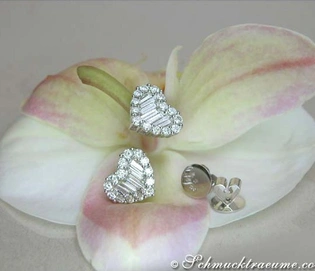 Herzform-Ohrstecker aus Weißgold mit Baguette-Diamanten