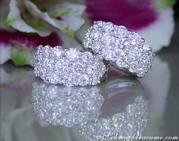 Weißgold 750 Halbcreolen mit 38 Diamanten im Brillant-Schliff