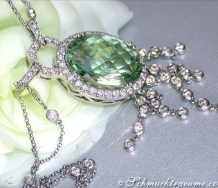 Detailliertes Prasiolith-Collier mit Brillanten, Art-Déco-Design, mittlerer Ovalstein, Kettenhänger, detailreiche Verzierung