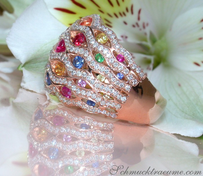 Stattlicher Regenbogen Saphir Ring mit Diamanten - Image 5