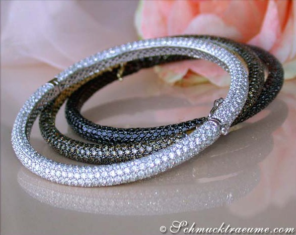 Schmuckkreation: Diamant-Armreif aus Gelbgold mit funkelnden naturbraunen Brillanten