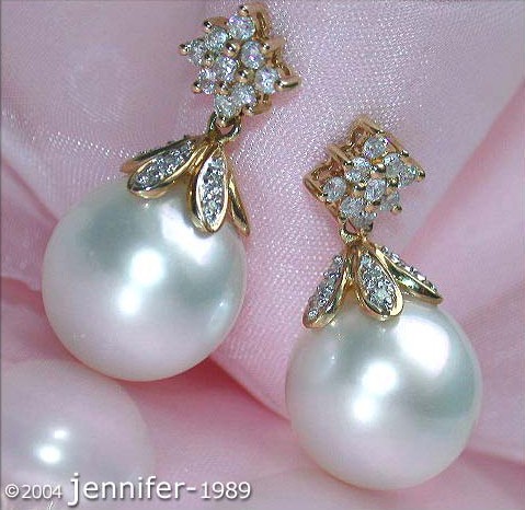 Südseeperlen-Ohrringe im Carré-Design mit Diamanten, Gelbgold 585, Detailaufnahme