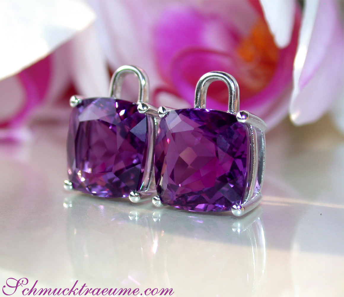 Kissen-Ohrhänger aus Weißgold 585 mit Amethysten