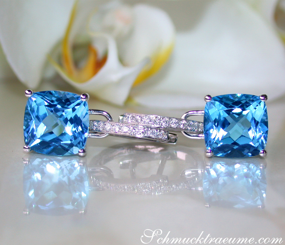 Blautopas-Kissen-Ohrringe mit Diamanten, Weißgold 585, elegant getragen.