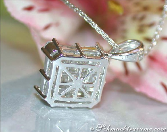 Eleganter Diamanten Carré Anhänger (3 Schliffarten) - Image 4