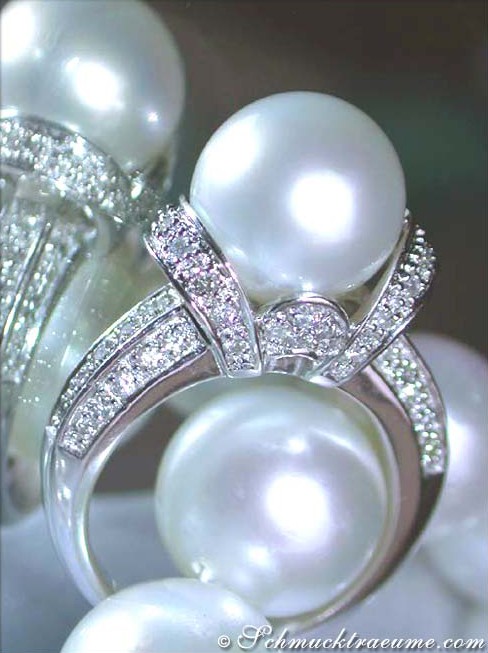 Weißgold 750 Ring mit Südseeperle und Diamanten, Detailansicht