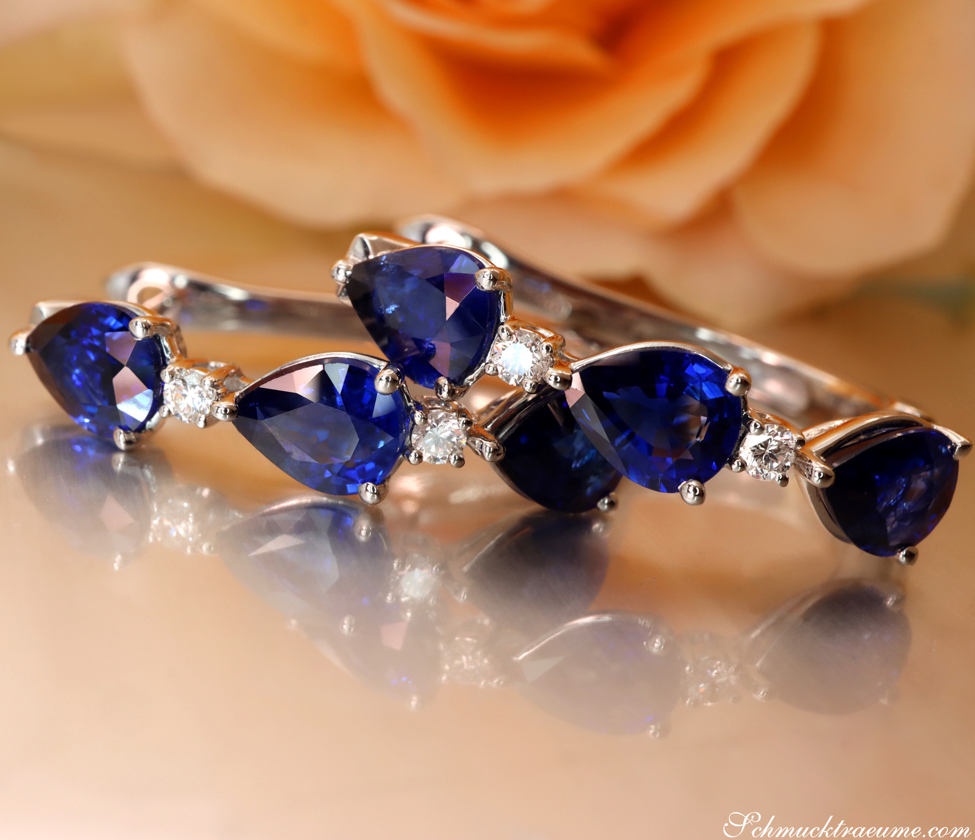 Klassische Saphir-Tropfen-Ohrsteine mit Brillanten in Weißgold