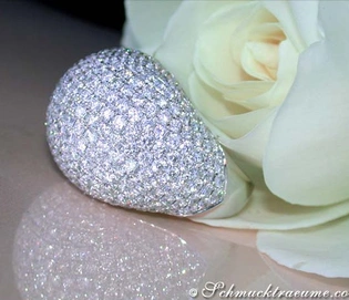 Opulenter Brillanten Dome Ring aus Weißgold, detailreich, hochglänzend