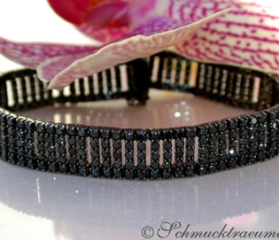 Schwarzes Armband aus Weißgold 750 mit 410 Diamanten