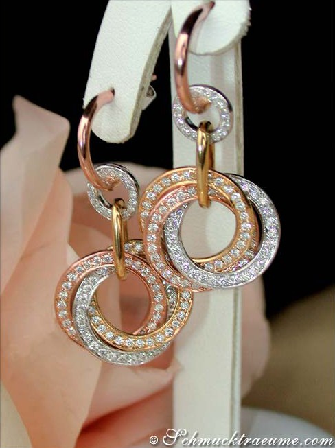 Dreifach-verschlungene Diamant-Ohrgehänge in Weiß-, Gelb- & Roségold 750