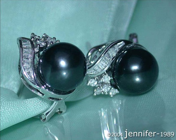 Tahitiperlen-Ohrstecker mit Diamanten in Weißgold, Detailaufnahme, elegant, Chic