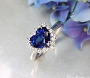 Herzform-Saphir-Ring mit Brillanten in Weißgold 750