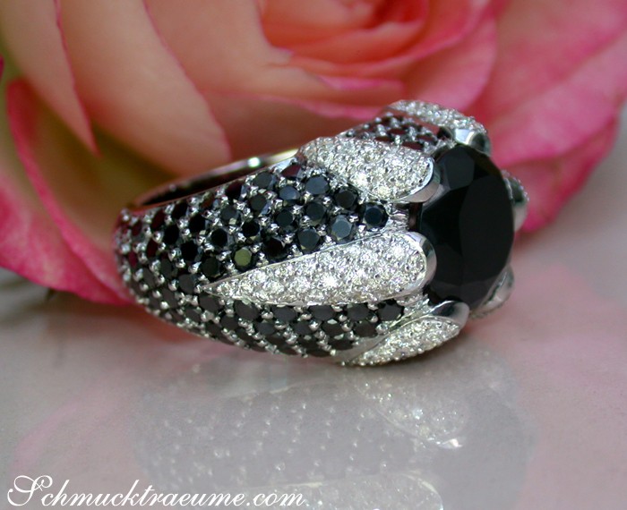 Opulenter Onyx Ring mit schwarzen & weißen Diamanten - Image 7