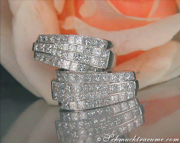 Hochkarätige Halb Creolen mit Princess Diamanten in Weißgold 750