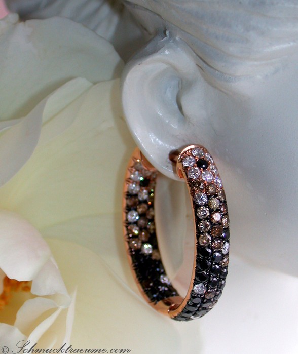 Ausgesuchte Creolen mit schwarzen Diamanten, naturbraunen und weißen Brillanten - Image 6