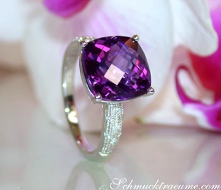 Amethyst-Ring mit Diamanten in Weißgold 585