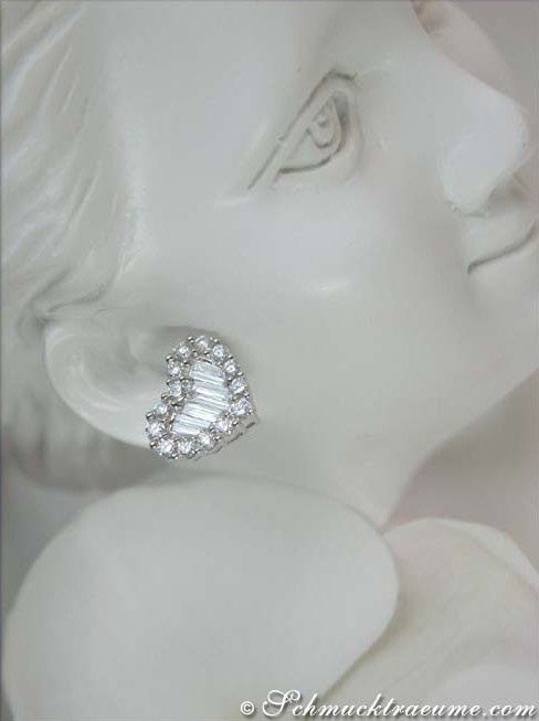 Exquisite Brillanten Herz Ohrstecker mit Baguette Diamanten - Image 4
