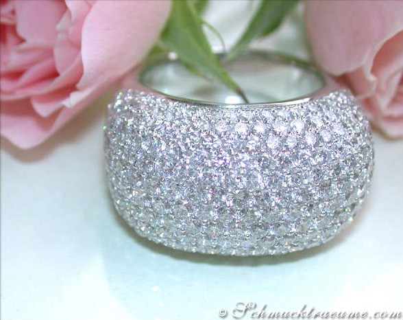 Diamanten Dome Ring mit 259 Brillanten in Weißgold 750
