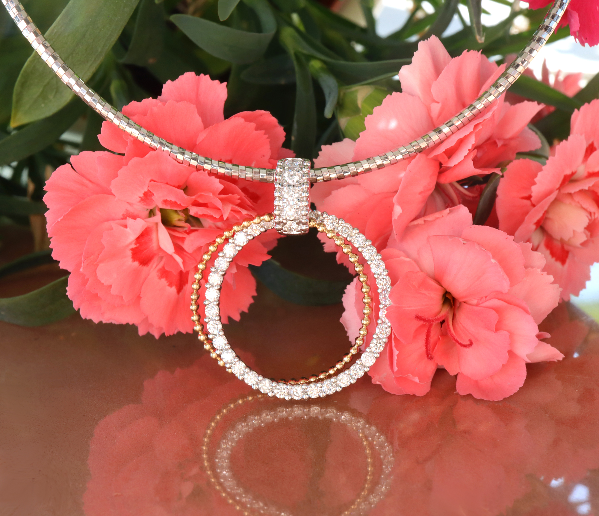 Zeitlos klassischer Brillanten Kreis Anhänger in Gelb- & Weißgold 585 - Image 4