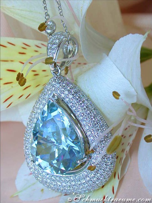 Weißgold-Aquamarin-Tropfen-Anhänger mit Diamanten