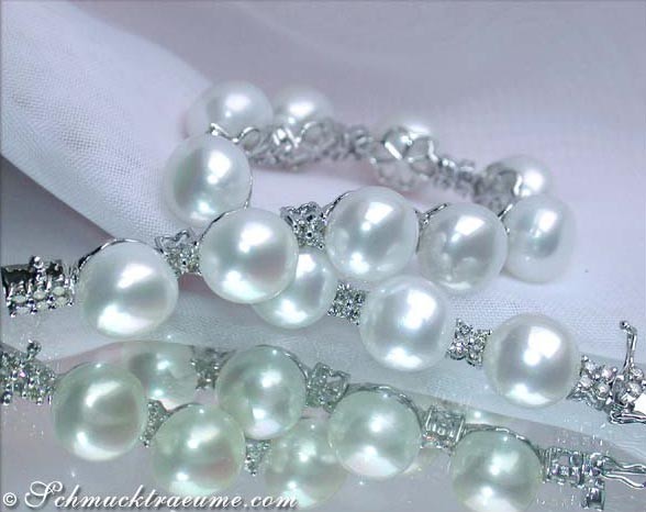 Detaillierte Ansicht von Süßwasserperlen-Armband mit Diamant-Verzierungen