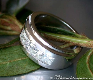 Exklusiver Diamant-Ring mit 2.170 Karat in Weißgold 750