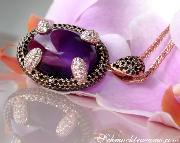 Roségold-Anhänger mit Amethyst und Brillanten, schwarz-weiße Diamanten, luxuriöse Schmuckstücke