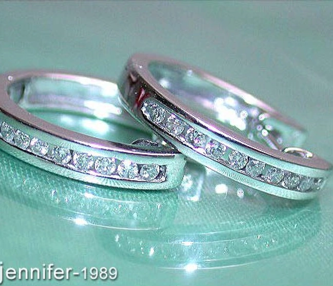 Zarte Diamanten Creolen in Weißgold 585 - Image 1 Zarte Diamanten Creolen in Weißgold 585 - Image 1