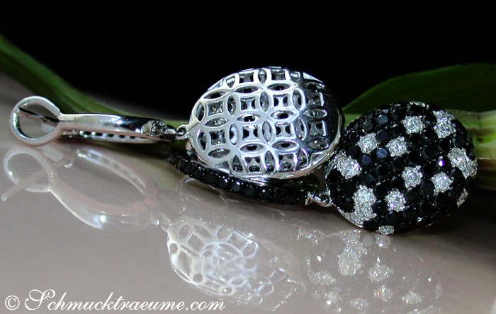 Ausgefallene Ohrhänger mit schwarzen Diamanten - Image 4