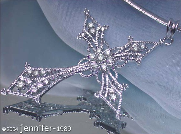 Exquisiter Brillanten Kreuz Anhänger aus Weißgold 750