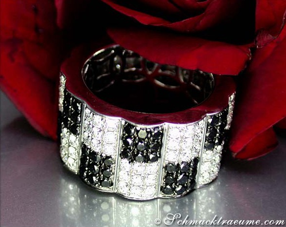 Puristischer Memory Ring mit schwarzen Diamanten & weißen Brillanten - Image 6