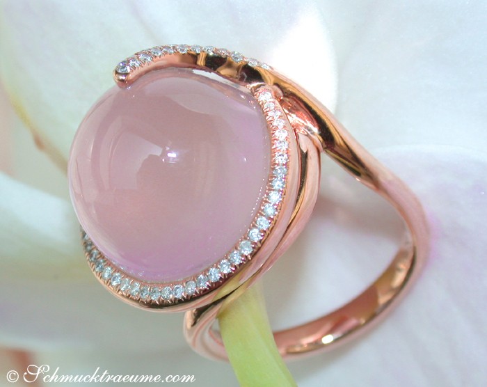 Rosenquarz-Ring mit Brillanten, Roségold 750, Detailaufnahme