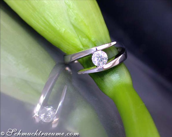 Weißgold-Diamant Solitär-Ring mit 0.360 Karat Diamant