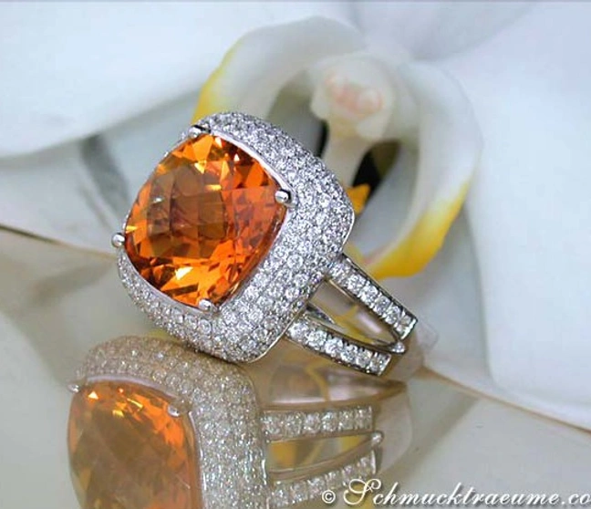 Madeira Citrin-Ring mit Diamanten auf Weißgoldbasis Madeira Citrin-Ring mit Diamanten auf Weißgoldbasis