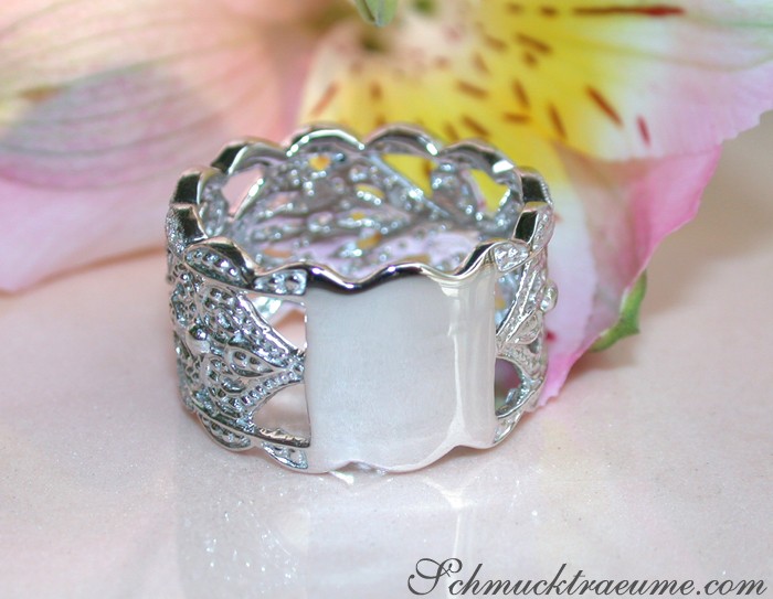 Antik-Diamant-Ring mit Raffinierten Details und weißen Diamanten