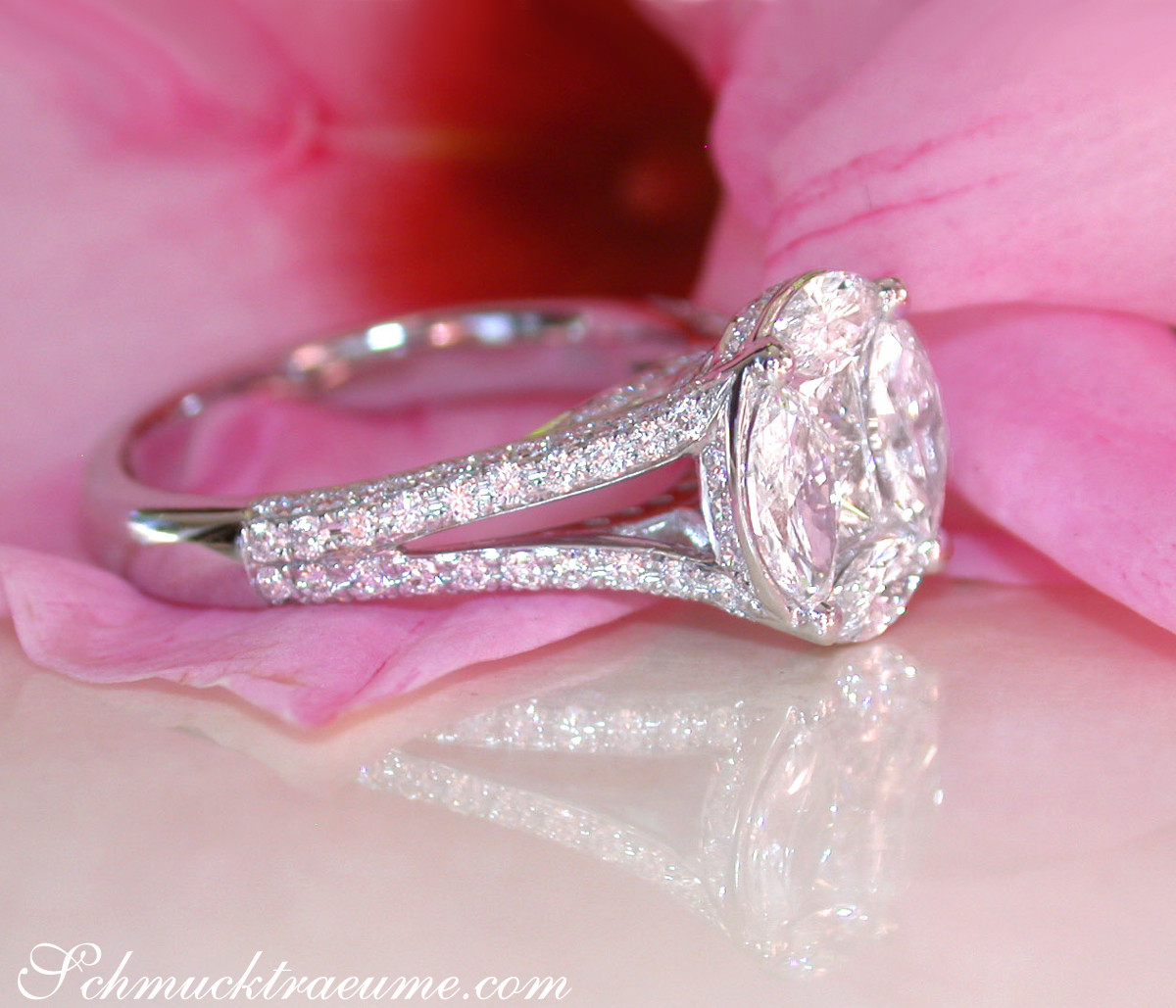 Illusion-Diamantring mit VS Diamanten in Weißgold 750