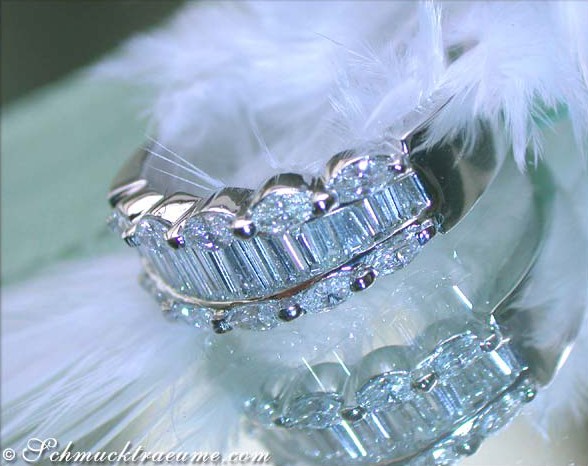 Edler Ring mit Trapez und Marquise Diamanten in Weißgold 750