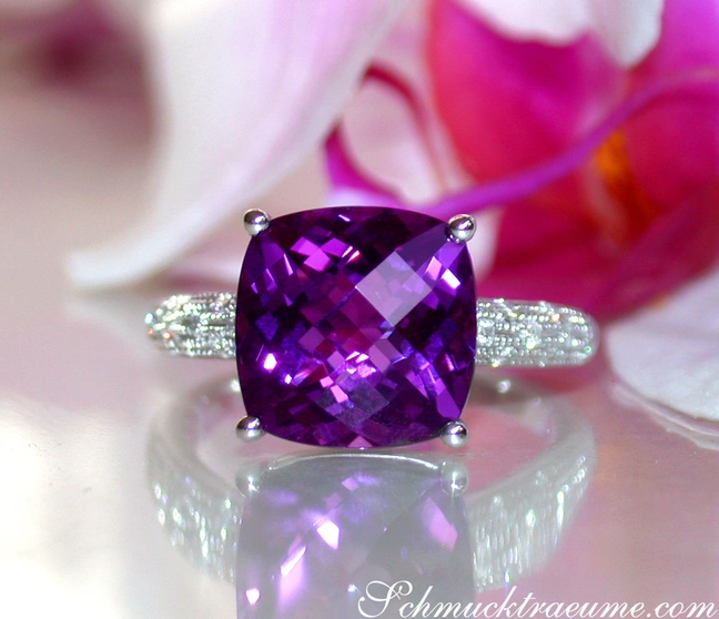 Charmanter Amethyst Ring mit Diamanten - Image 1 Charmanter Amethyst Ring mit Diamanten - Image 1